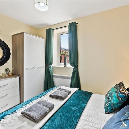 Апартаменты Central Leeds Gem - Parking - Sleeps 6 Экстерьер фото